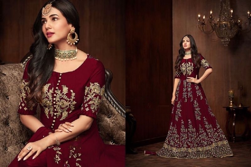 Modern Glamour with a Touch of Tradition: Pakistani Gowns Edition